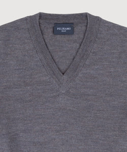 Wollpullover mit V-Ausschnitt