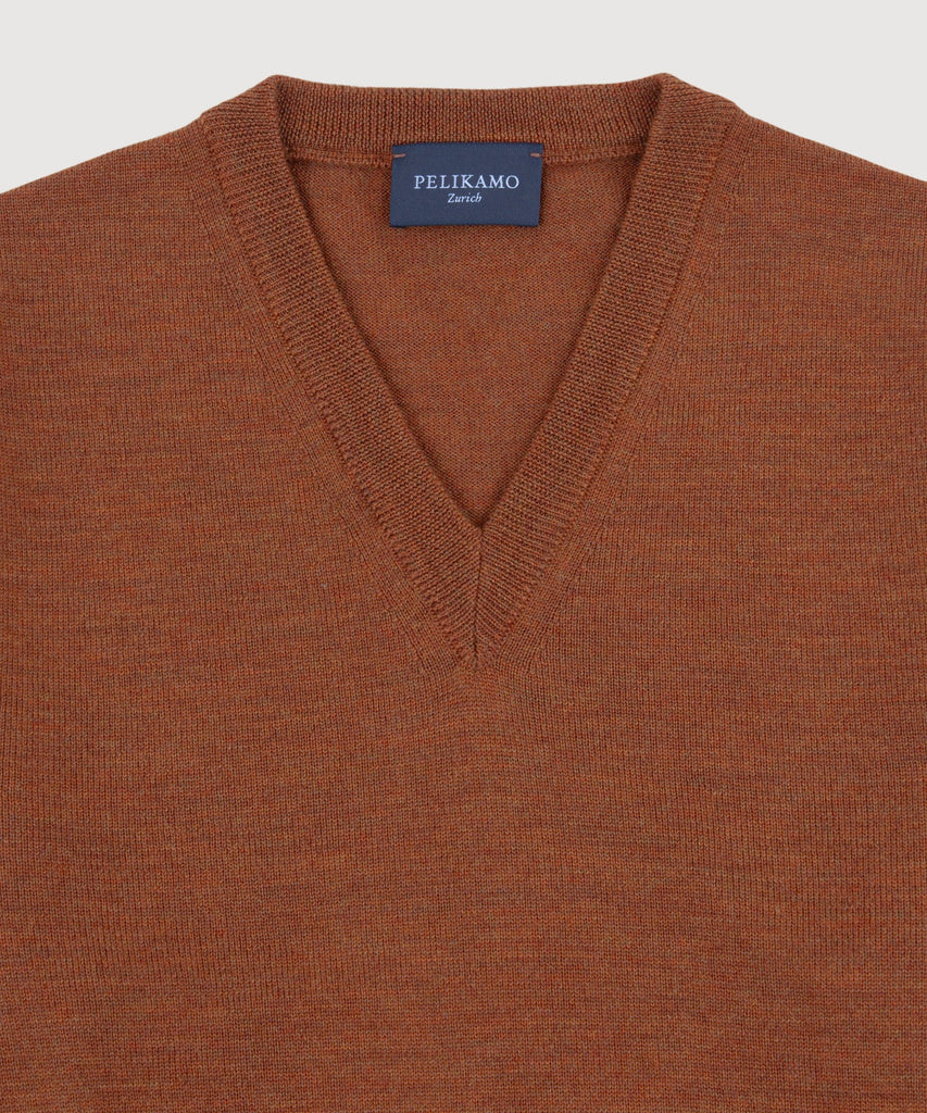 Wollpullover mit V-Ausschnitt