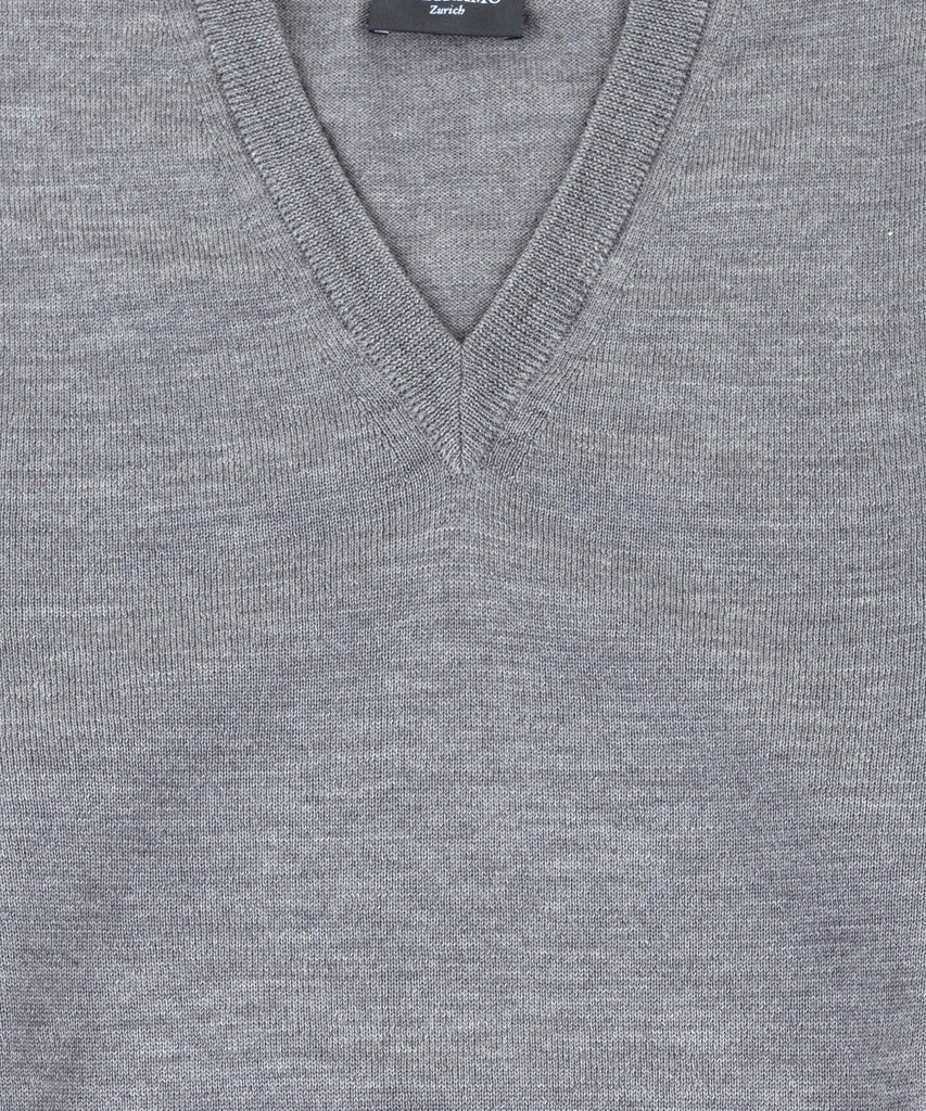 Wollpullover mit V-Ausschnitt