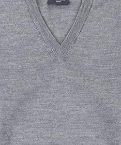 Wollpullover mit V-Ausschnitt