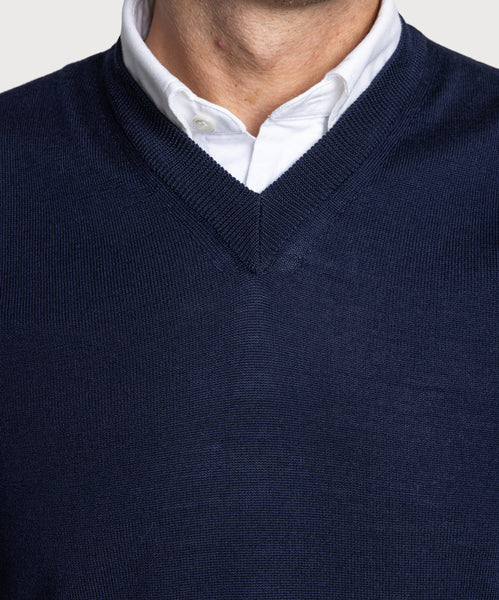 Wollpullover mit V-Ausschnitt