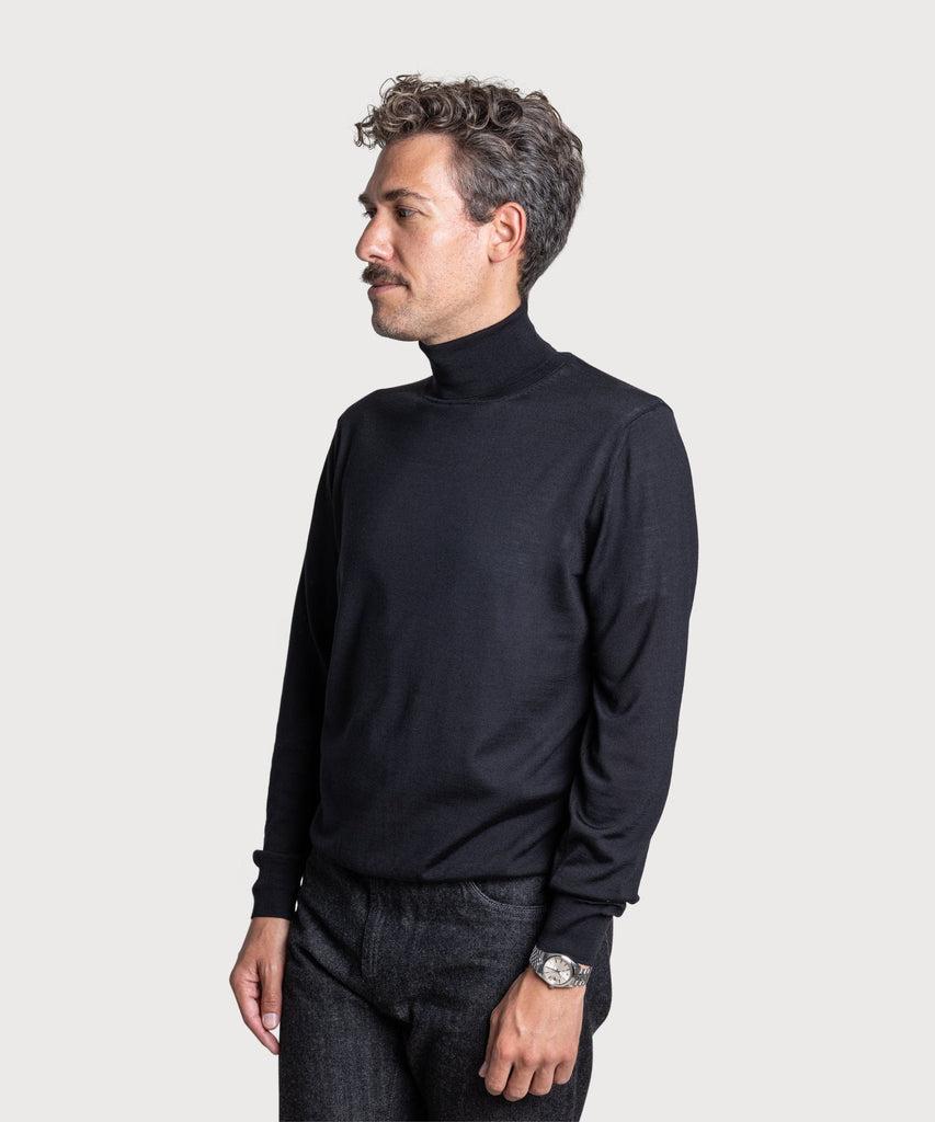 Rollkragenpullover aus Wolle und Seide